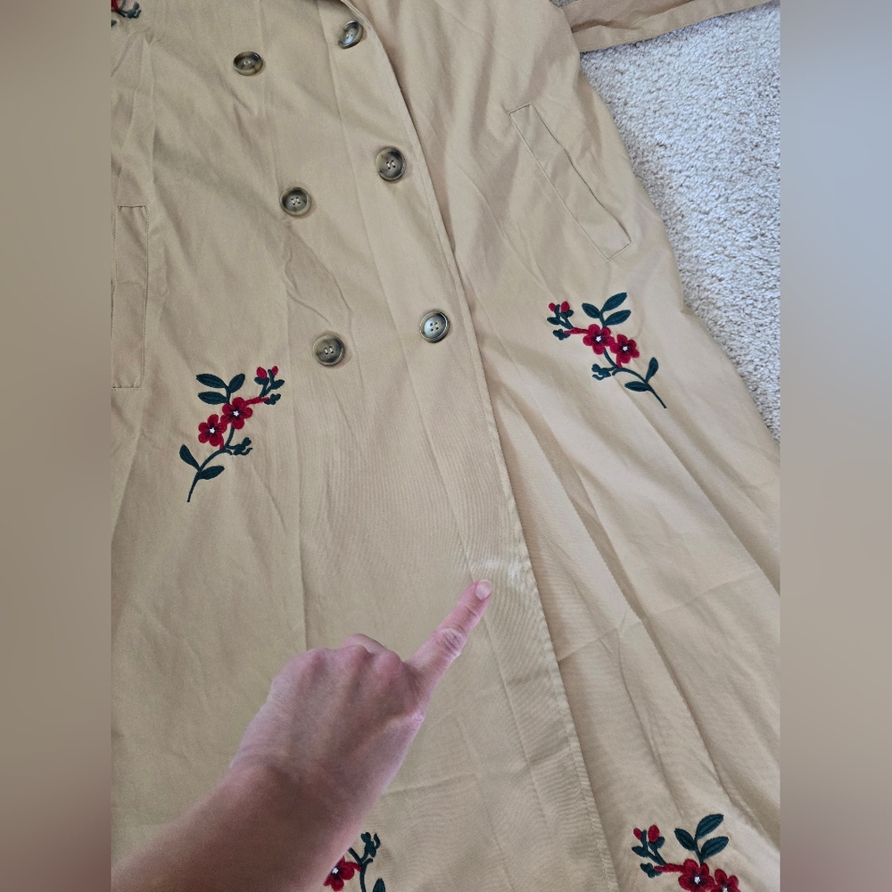En Saison Tan Trench Coat with Red Floral Embroidery - Picture 4 of 8